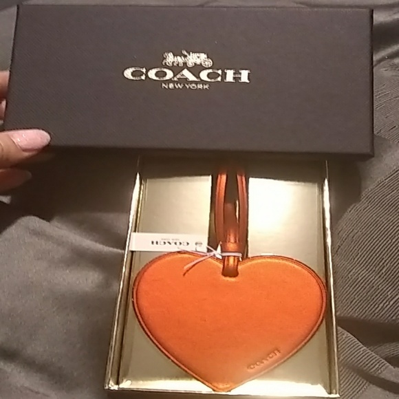 Coach decorative heart tag - Picture 2 of 4